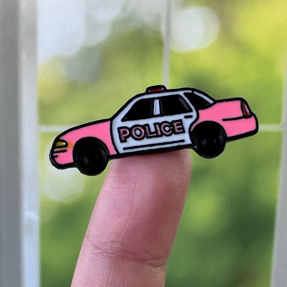 Pink Cop Police Cruiser Trooper Enamel Pin/Brooch - Picture 1 of 7